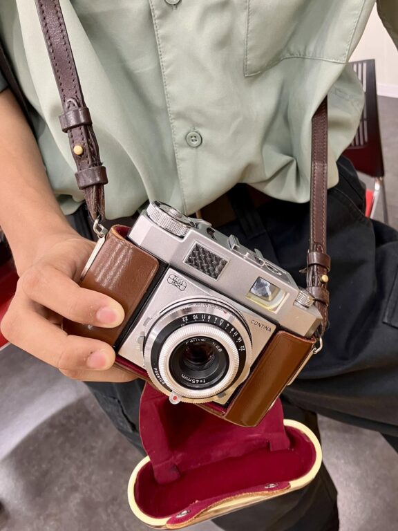 学生所有のフィルムカメラ